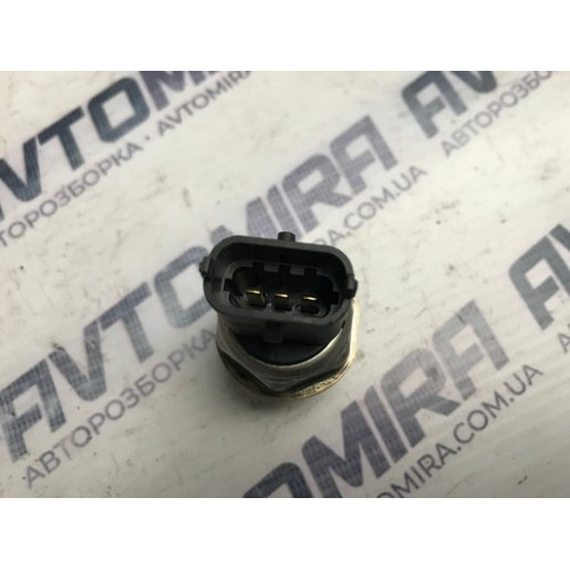 Датчик тиску палива Opel Astra H 2004-2010 55584473